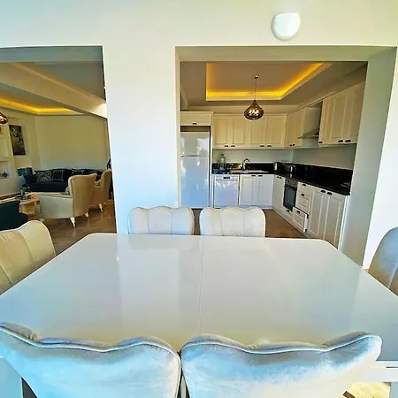 Paris A Villa, Oezel Havuzlu, 빌라