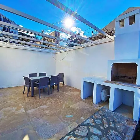 别墅 Paris A Villa, Oezel Havuzlu,