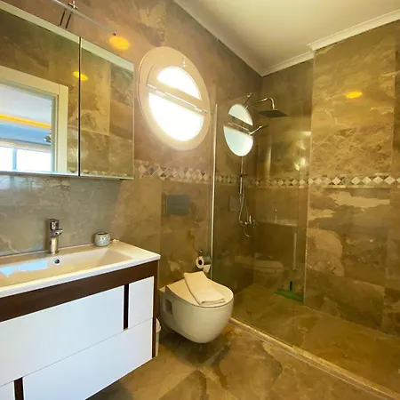 Paris A Villa, Oezel Havuzlu, 빌라