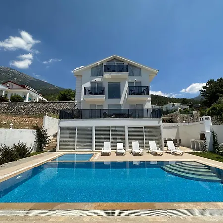 Paris A Villa, Oezel Havuzlu, 费特希耶